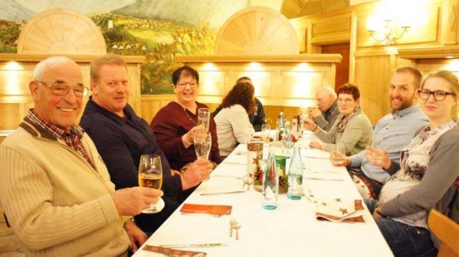 am Tisch 3